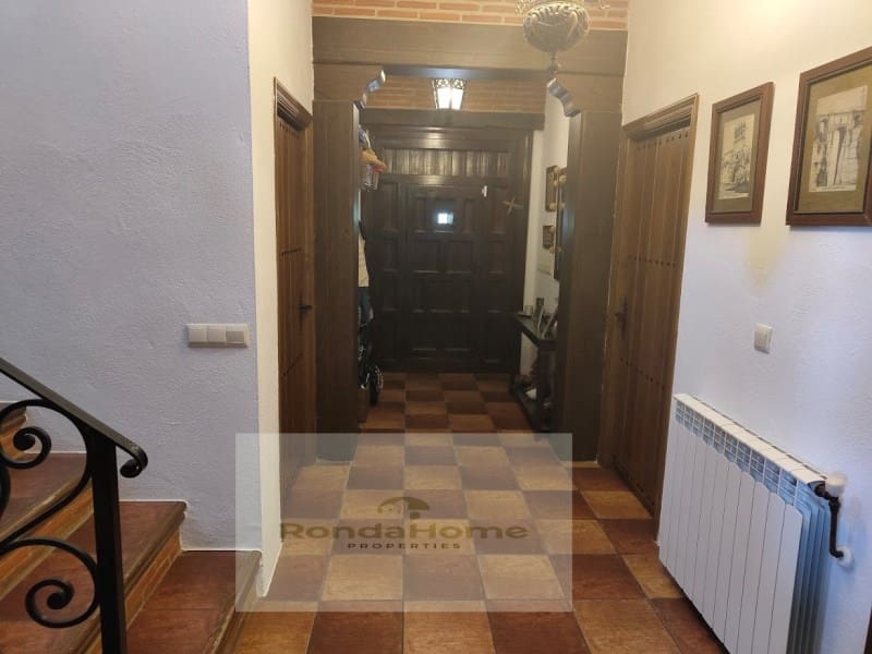 5 slaapkamer Villa te koop in Setenil de las Bodegas - € 600.000 (Ref: 9125531)