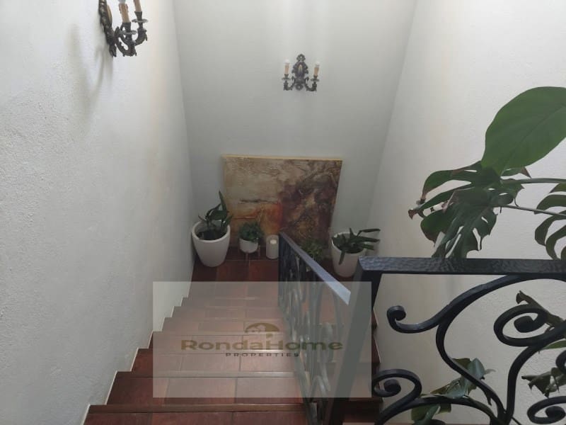 5 slaapkamer Villa te koop in Setenil de las Bodegas - € 600.000 (Ref: 9125531)