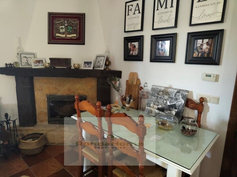 5 slaapkamer Villa te koop in Setenil de las Bodegas - € 600.000 (Ref: 9125531)