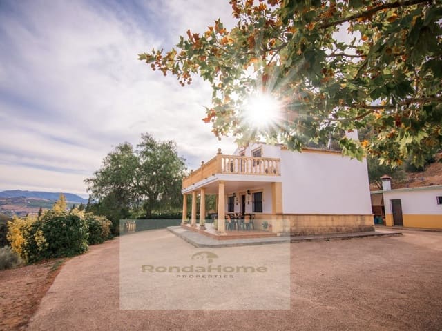 3 soveværelse Finca/Landehus til salg i Ronda med swimmingpool garage - € 650.000 (Ref: 9132659)