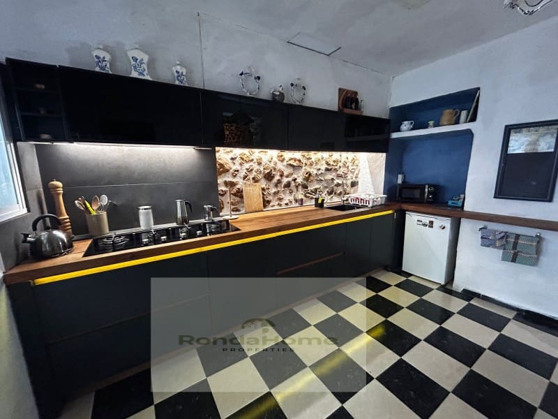 3 bedroom Townhouse for sale in Algodonales - € 125,000 (Ref: 9174874)