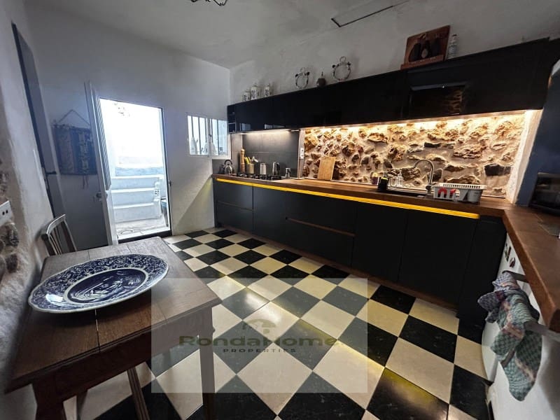 3 bedroom Townhouse for sale in Algodonales - € 125,000 (Ref: 9174874)