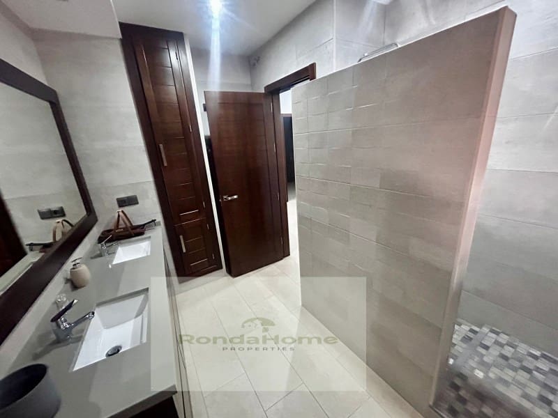 3 soveværelse Byhus til salg i Zahara de la Sierra - € 196.000 (Ref: 9176825)