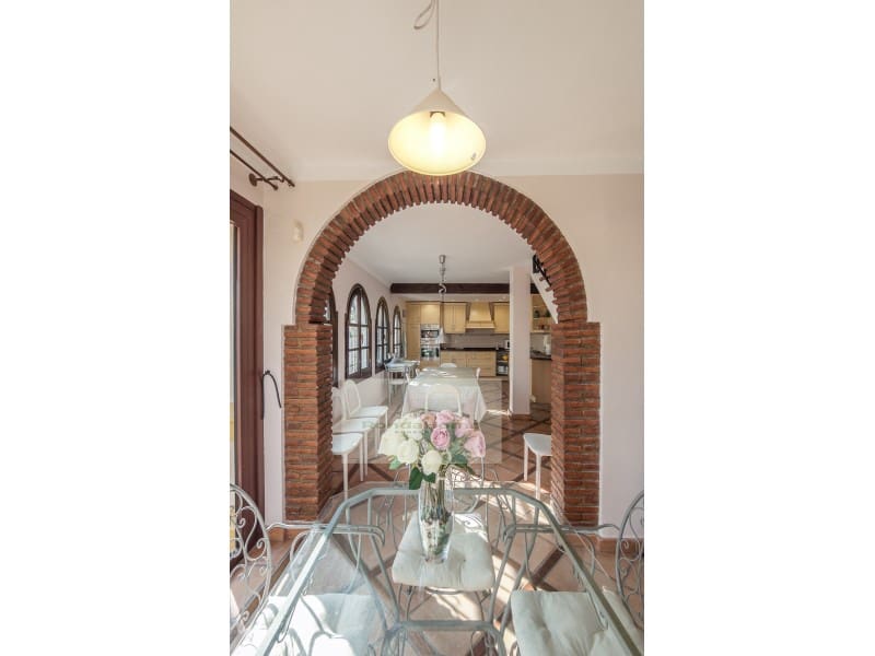 6 soveværelse Villa til salg i Fuengirola med garage - € 980.000 (Ref: 9198557)