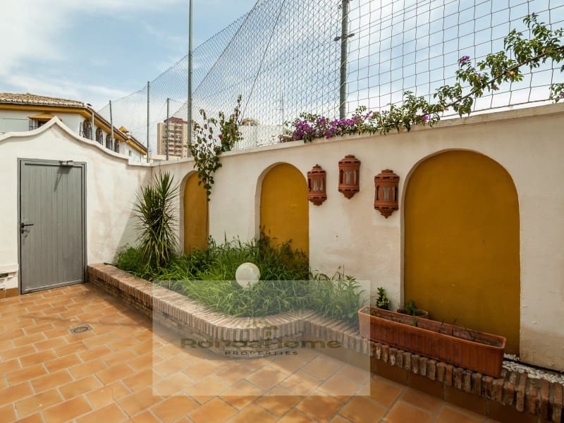 6 soveværelse Villa til salg i Fuengirola med garage - € 980.000 (Ref: 9198557)