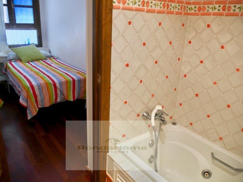 6 soveværelse Villa til salg i Fuengirola med garage - € 980.000 (Ref: 9198557)