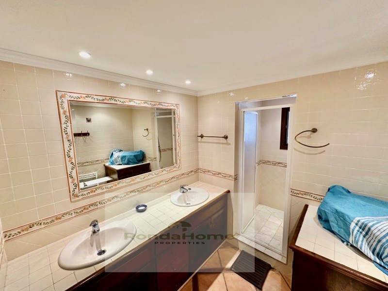 6 soveværelse Villa til salg i Fuengirola med garage - € 980.000 (Ref: 9198557)