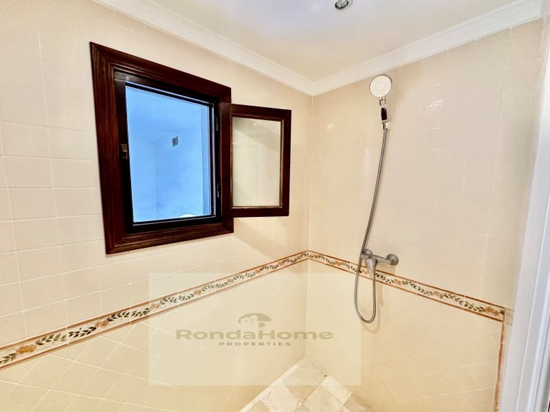 6 soveværelse Villa til salg i Fuengirola med garage - € 980.000 (Ref: 9198557)