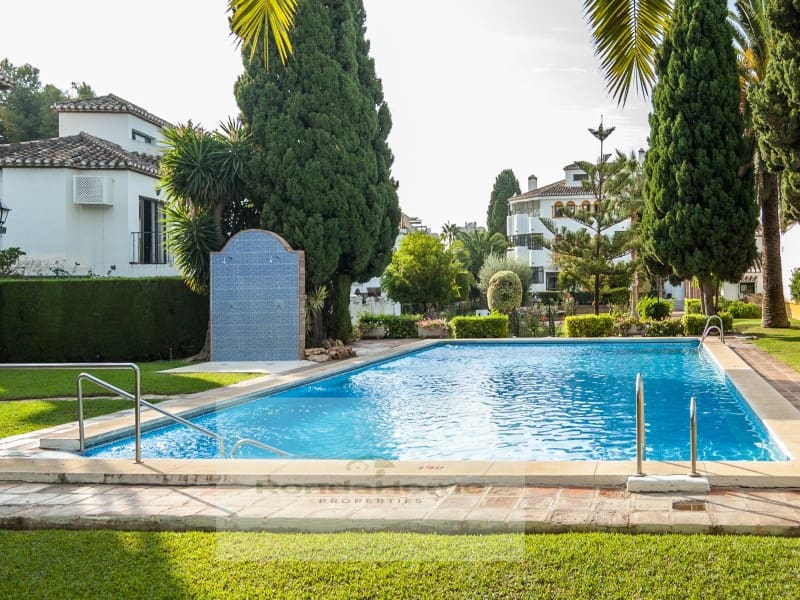 6 soveværelse Villa til salg i Fuengirola med garage - € 980.000 (Ref: 9198557)