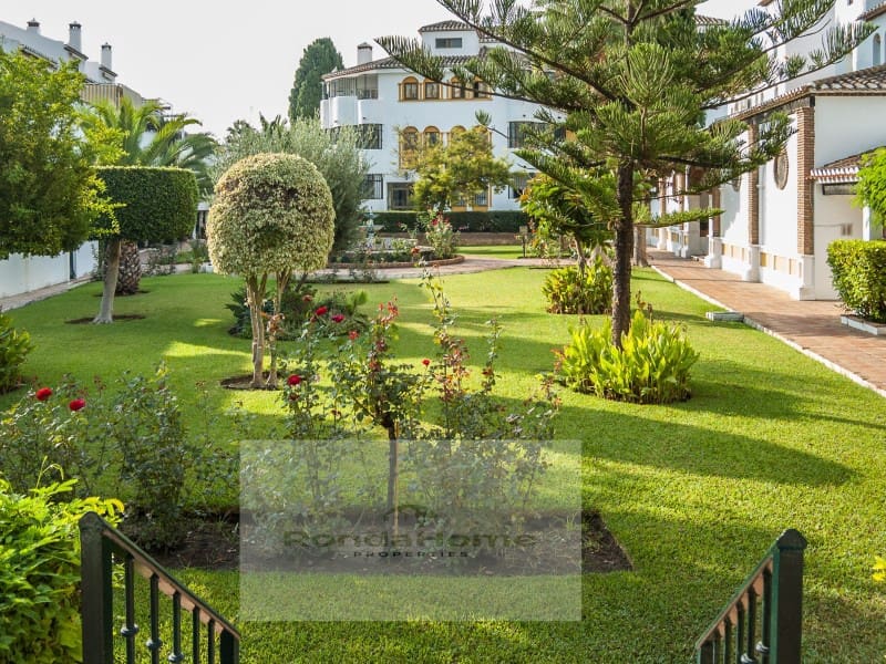 6 soveværelse Villa til salg i Fuengirola med garage - € 980.000 (Ref: 9198557)