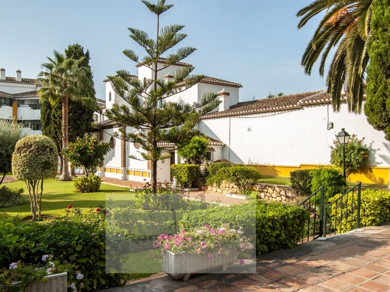 6 soveværelse Villa til salg i Fuengirola med garage - € 980.000 (Ref: 9198557)