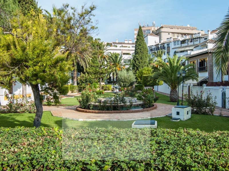 6 soveværelse Villa til salg i Fuengirola med garage - € 980.000 (Ref: 9198557)