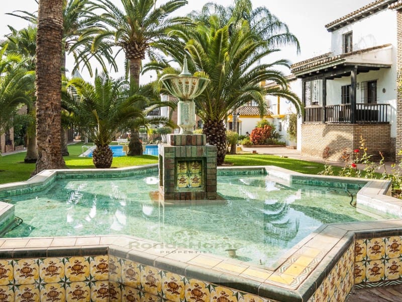 6 soveværelse Villa til salg i Fuengirola med garage - € 980.000 (Ref: 9198557)