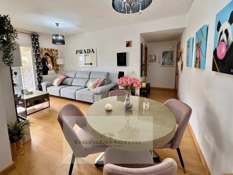 2 slaapkamer Flat te koop in Benalmadena met zwembad - € 330.000 (Ref: 9198558)