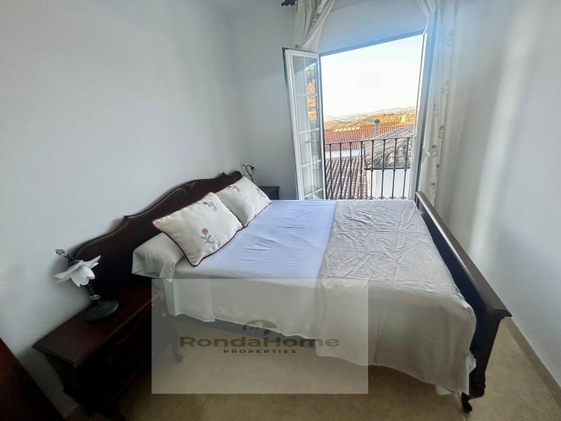 4 soveværelse Byhus til salg i El Gastor med garage - € 130.000 (Ref: 9240261)