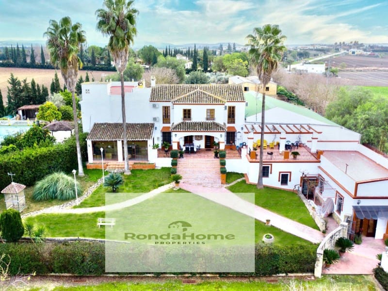 4 sypialnia Finka/Dom wiejski na sprzedaż w Villamartin z basenem garażem - 518 000 € (Ref: 9305187)