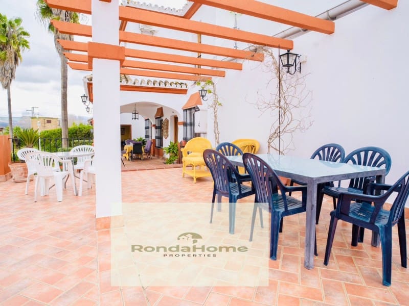 4 sypialnia Finka/Dom wiejski na sprzedaż w Villamartin z basenem garażem - 518 000 € (Ref: 9305187)