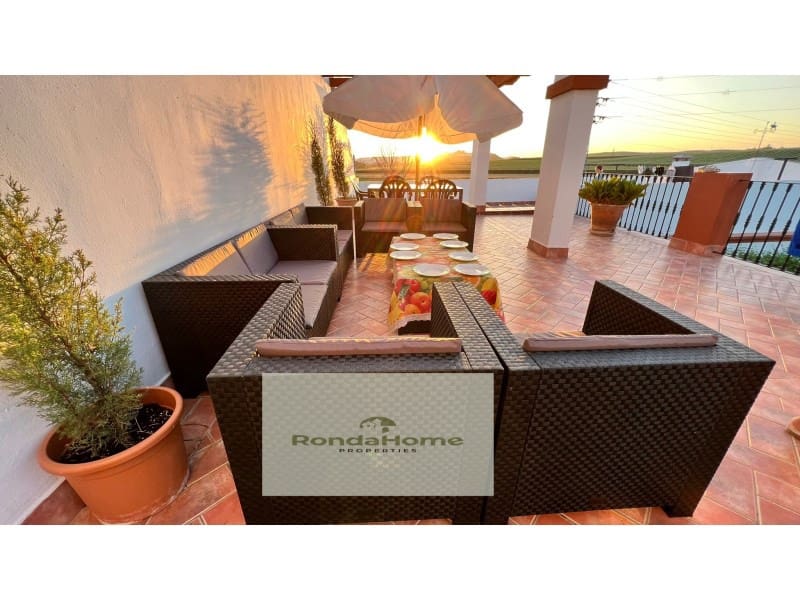 4 sypialnia Finka/Dom wiejski na sprzedaż w Villamartin z basenem garażem - 518 000 € (Ref: 9305187)