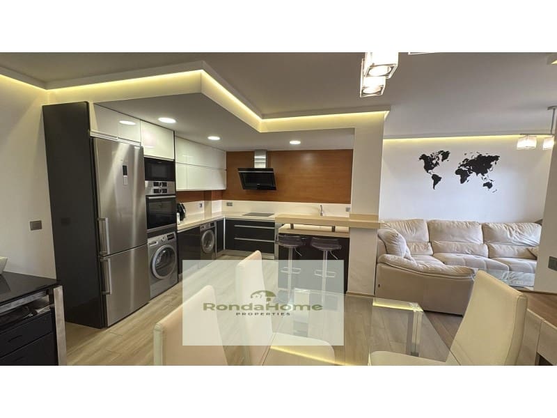 2 bedroom Flat for rent in Torremolinos with garage - € 1,750 (Ref: 9324297)