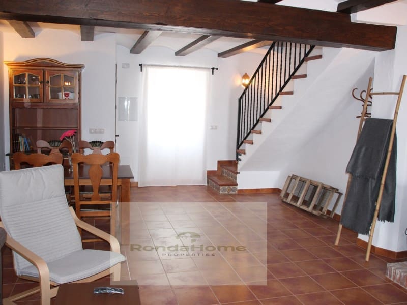 3 soveværelse Byhus til salg i Zahara de la Sierra med garage - € 165.000 (Ref: 9347746)