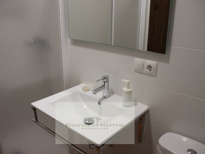 3 soveværelse Byhus til salg i Zahara de la Sierra med garage - € 165.000 (Ref: 9347746)