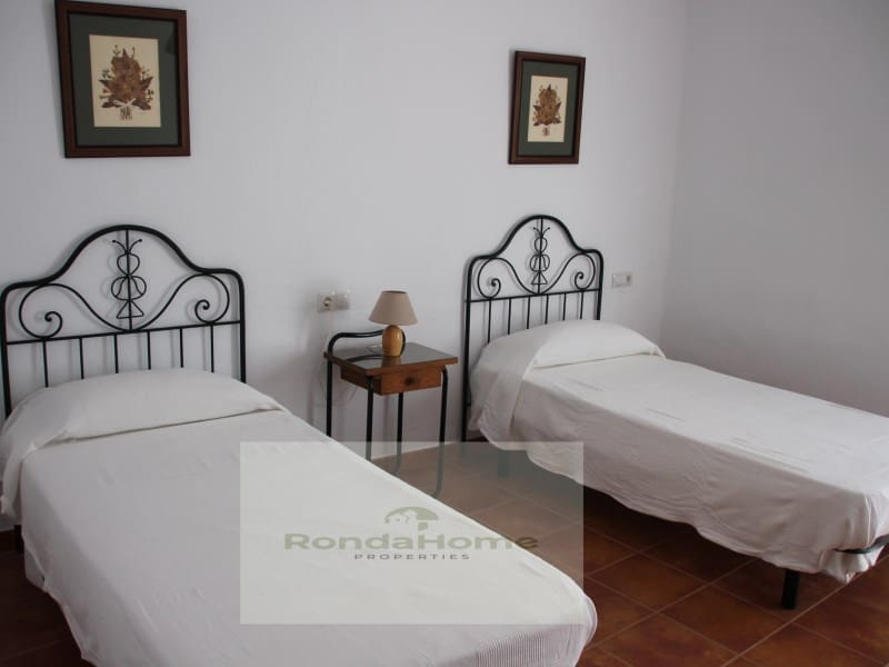 3 soveværelse Byhus til salg i Zahara de la Sierra med garage - € 165.000 (Ref: 9347746)