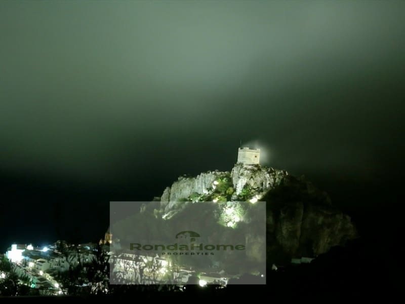 3 soveværelse Byhus til salg i Zahara de la Sierra med garage - € 165.000 (Ref: 9347746)