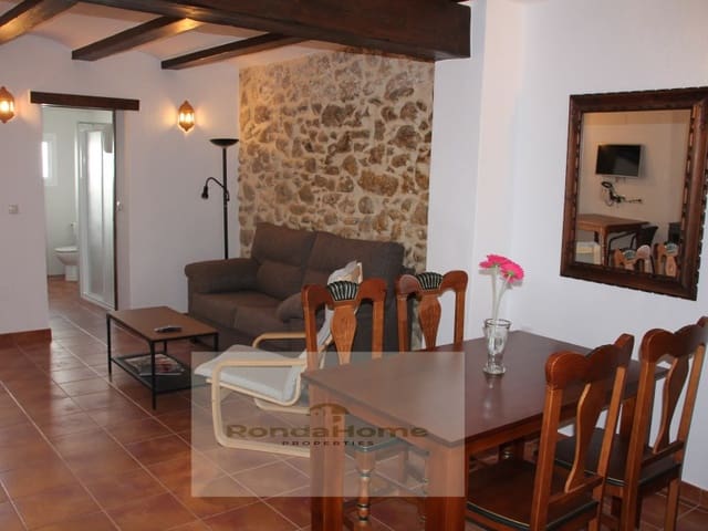 3 soveværelse Byhus til salg i Zahara de la Sierra med garage - € 165.000 (Ref: 9347746)