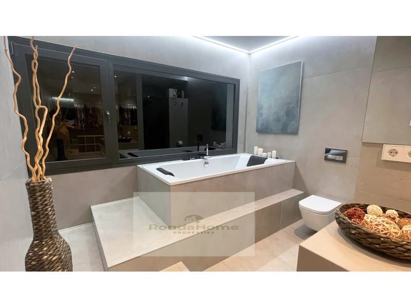 4 sypialnia Willa do wynajęcia w Mijas z basenem garażem - 8 900 € (Ref: 9359843)