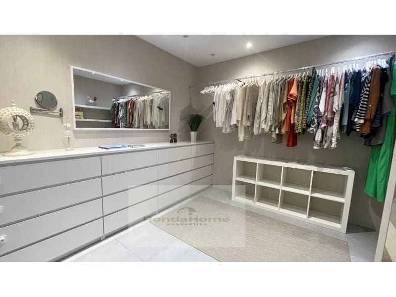 4 sypialnia Willa do wynajęcia w Mijas z basenem garażem - 8 900 € (Ref: 9359843)