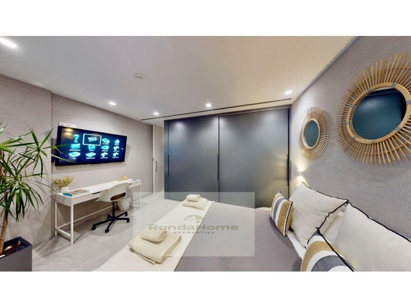 4 sypialnia Willa do wynajęcia w Mijas z basenem garażem - 8 900 € (Ref: 9359843)