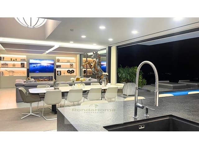 4 bedroom Villa for rent in Valtocado - La Alquería - La Atalaya, Mijas with pool garage - € 8,900 (Ref: 9359843)