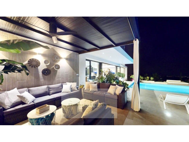 4 sypialnia Willa do wynajęcia w Mijas z basenem garażem - 8 900 € (Ref: 9359843)