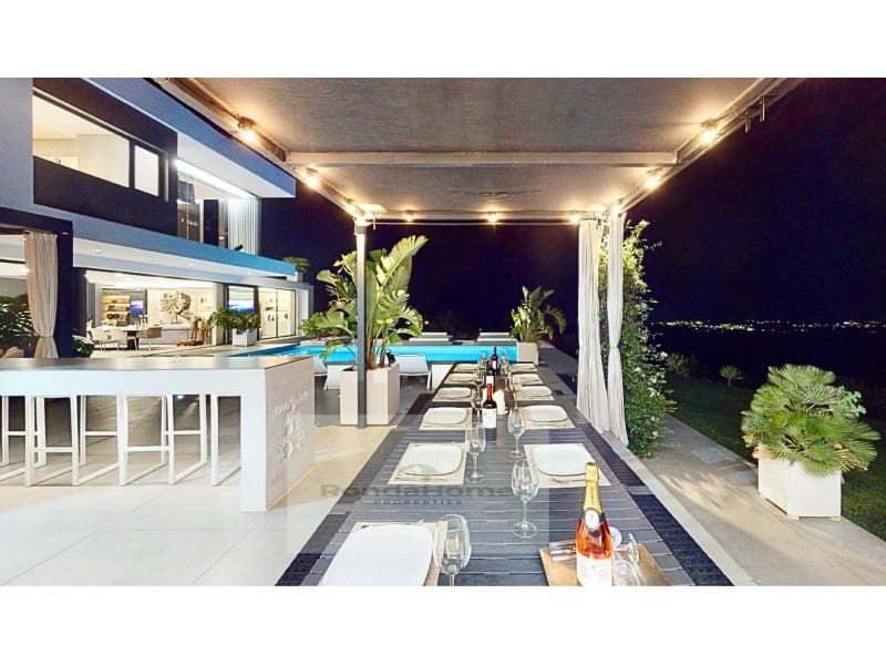 4 sypialnia Willa do wynajęcia w Mijas z basenem garażem - 8 900 € (Ref: 9359843)