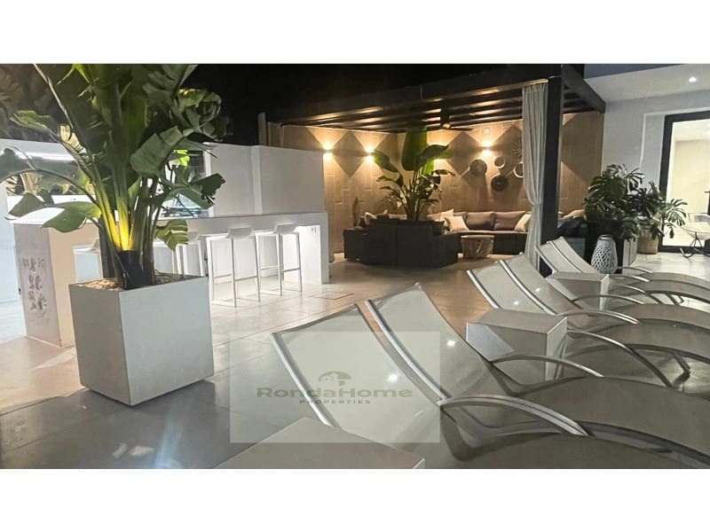 4 sypialnia Willa do wynajęcia w Mijas z basenem garażem - 8 900 € (Ref: 9359843)