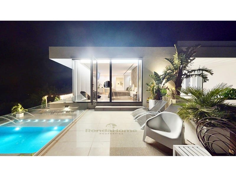 4 sypialnia Willa do wynajęcia w Mijas z basenem garażem - 8 900 € (Ref: 9359843)