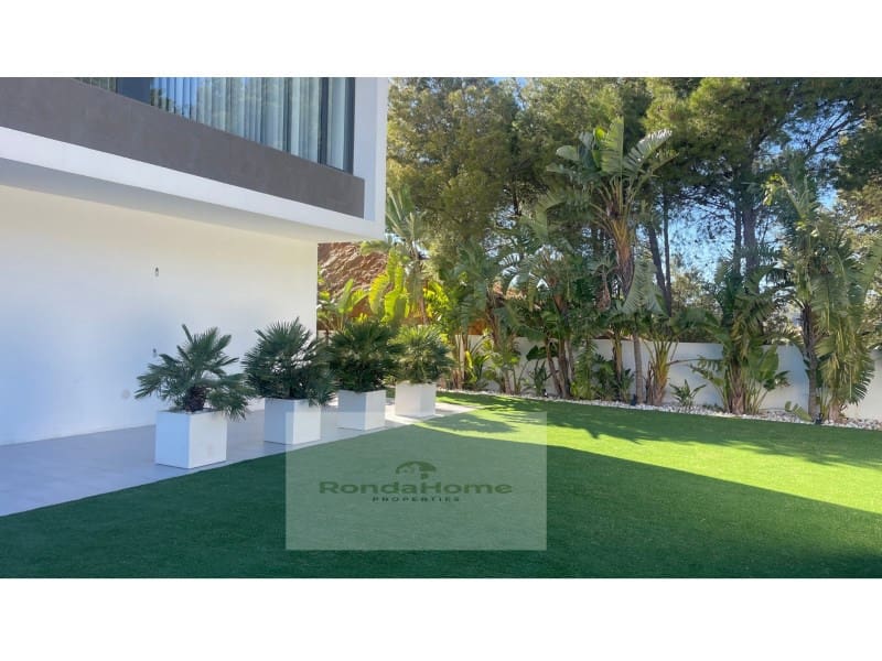 4 sypialnia Willa do wynajęcia w Mijas z basenem garażem - 8 900 € (Ref: 9359843)