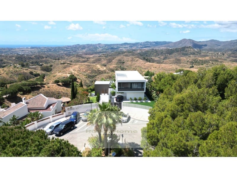 4 sypialnia Willa do wynajęcia w Mijas z basenem garażem - 8 900 € (Ref: 9359843)