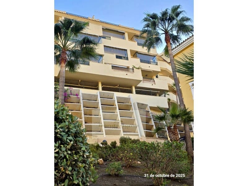 2 sovrum Lägenhet att hyra i Torrequebrada med pool garage - 1 500 € (Ref: 9375472)