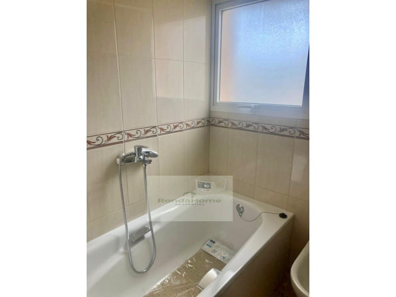 2 bedroom Flat for rent in Torremolinos with garage - € 1,600 (Ref: 9375473)