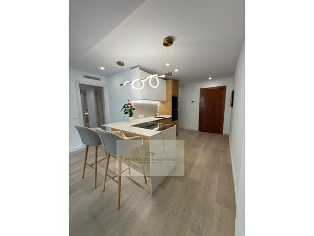 3 makuuhuone Asunto myytävänä paikassa Centro ciudad, Fuengirola mukana 
autotalli - 398 000 € (Ref: 9383316)