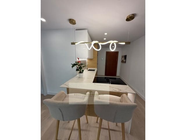 3 makuuhuone Asunto myytävänä paikassa Centro ciudad, Fuengirola mukana 
autotalli - 398 000 € (Ref: 9383316)