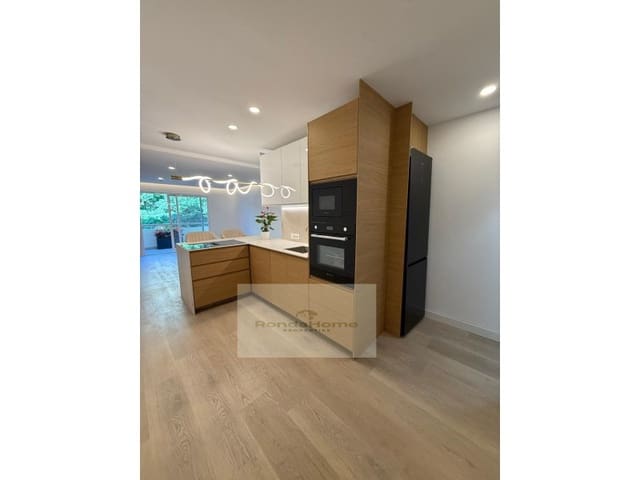 3 makuuhuone Asunto myytävänä paikassa Centro ciudad, Fuengirola mukana 
autotalli - 398 000 € (Ref: 9383316)