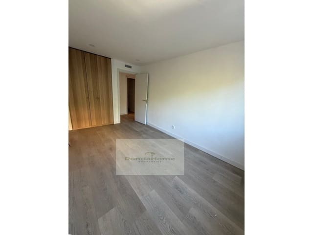 3 makuuhuone Asunto myytävänä paikassa Centro ciudad, Fuengirola mukana 
autotalli - 398 000 € (Ref: 9383316)