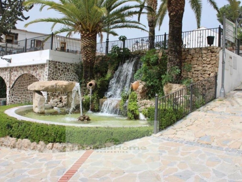 Townhouse for sale in Ronda - € 128,000 (Ref: 9386173)