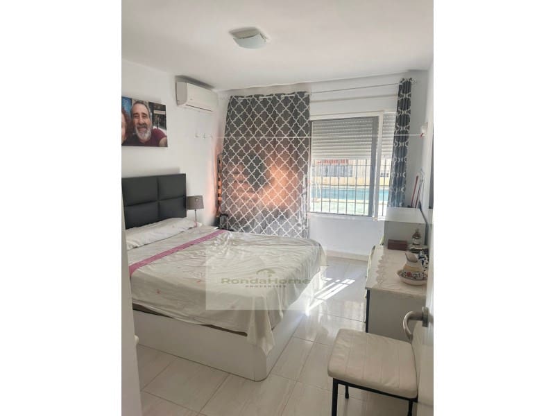 2 soveværelse Lejlighed til salg i Fuengirola med garage - € 299.000 (Ref: 9400833)