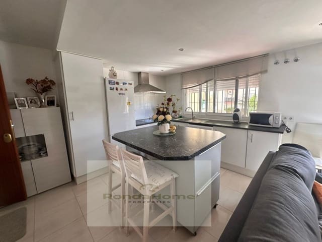 2 chambre Appartement à vendre à Castillo Sohail, Fuengirola avec garage - 299 000 € (Ref: 9400833)