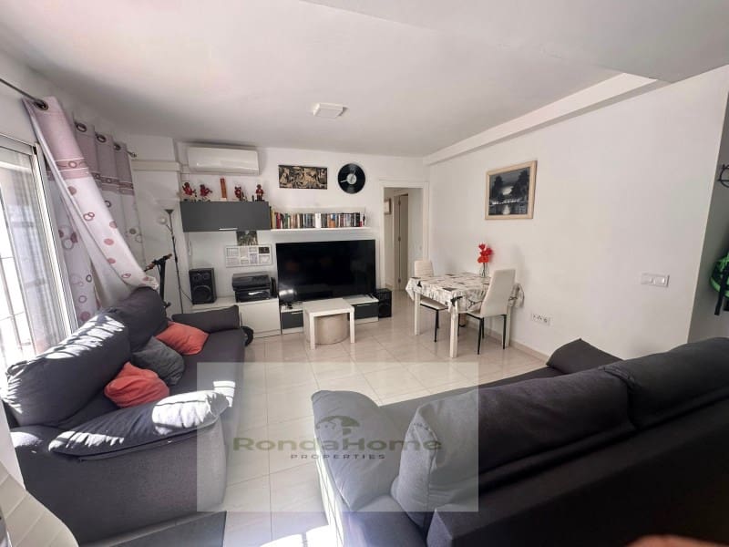 2 soveværelse Lejlighed til salg i Fuengirola med garage - € 299.000 (Ref: 9400833)