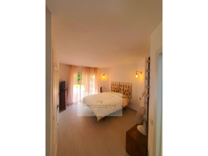 4 makuuhuone Asunto myytävänä paikassa Calahonda mukana uima-altaan 
autotalli - 419 000 € (Ref: 9411285)