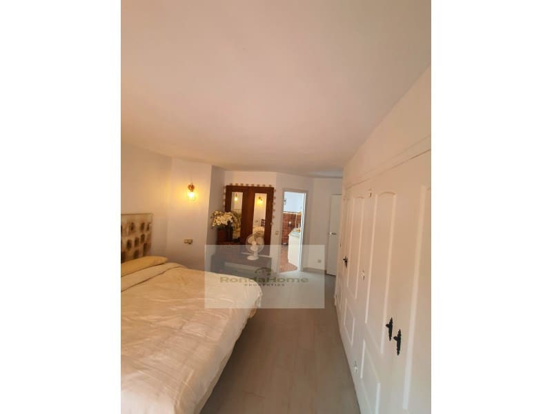 4 makuuhuone Asunto myytävänä paikassa Calahonda mukana uima-altaan 
autotalli - 419 000 € (Ref: 9411285)